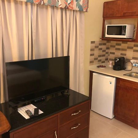 Carl'S Unique Inn & Conference Facilities 심슨 베이 외부 사진