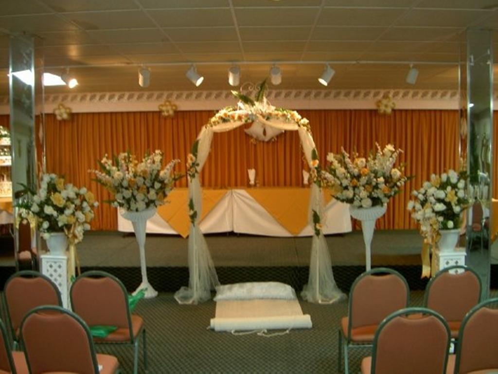 Carl'S Unique Inn & Conference Facilities 심슨 베이 외부 사진