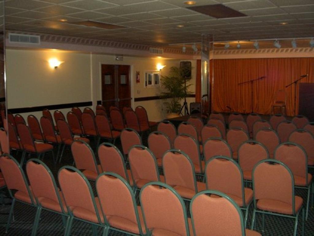 Carl'S Unique Inn & Conference Facilities 심슨 베이 외부 사진