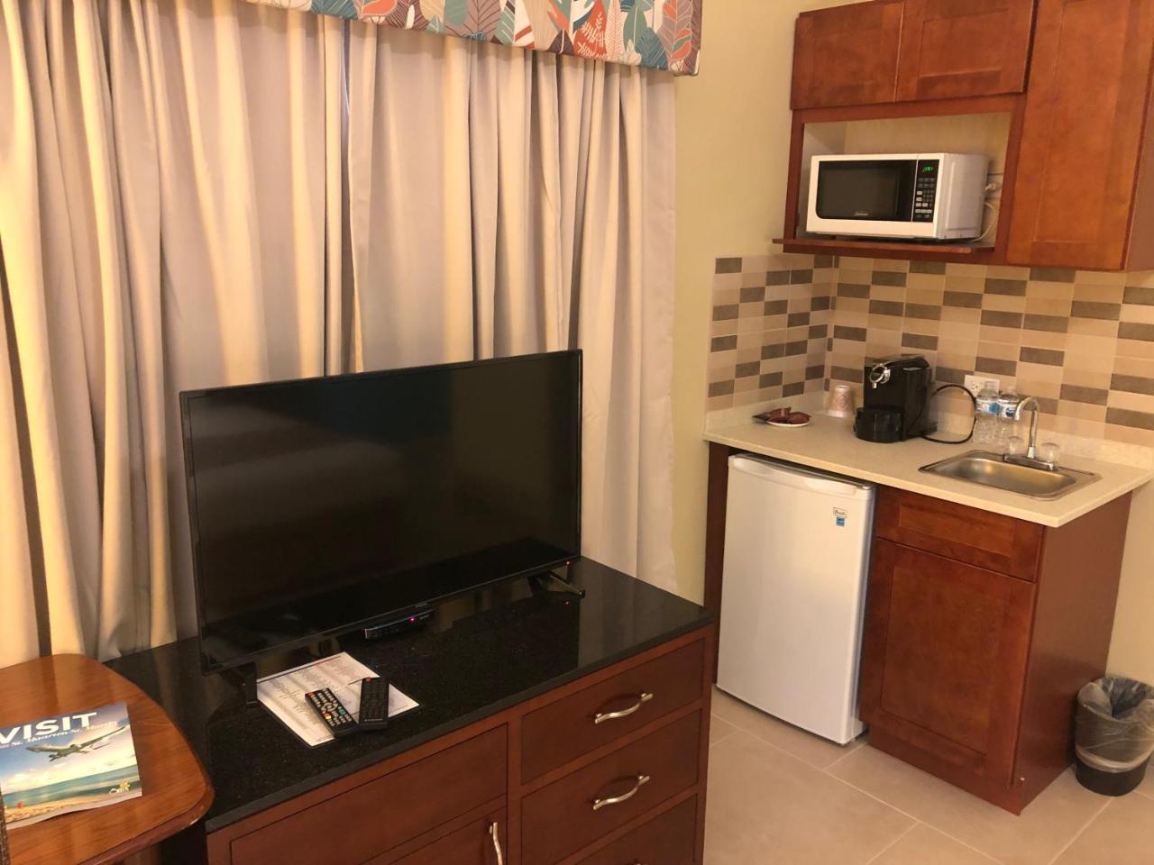 Carl'S Unique Inn & Conference Facilities 심슨 베이 외부 사진