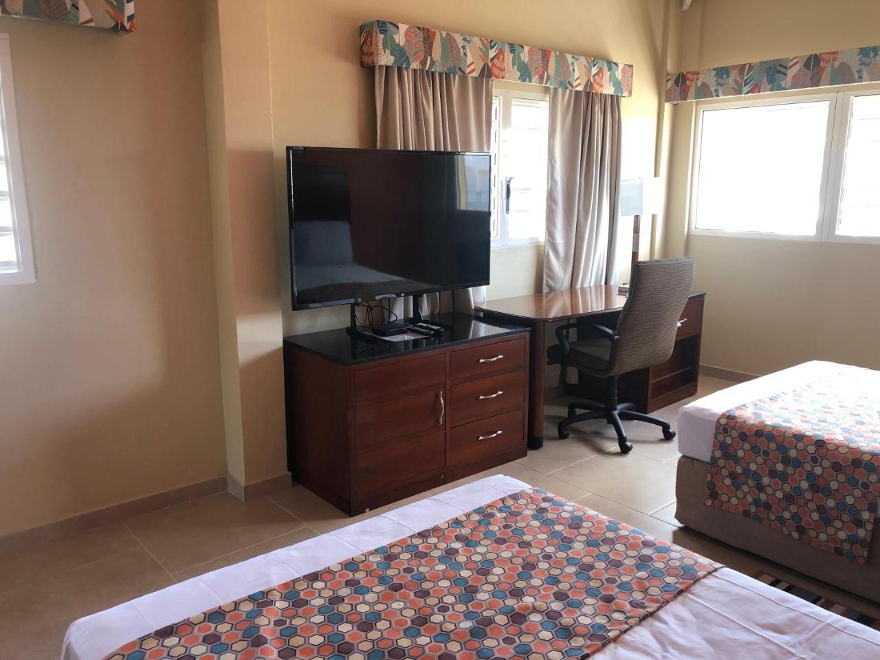 Carl'S Unique Inn & Conference Facilities 심슨 베이 외부 사진