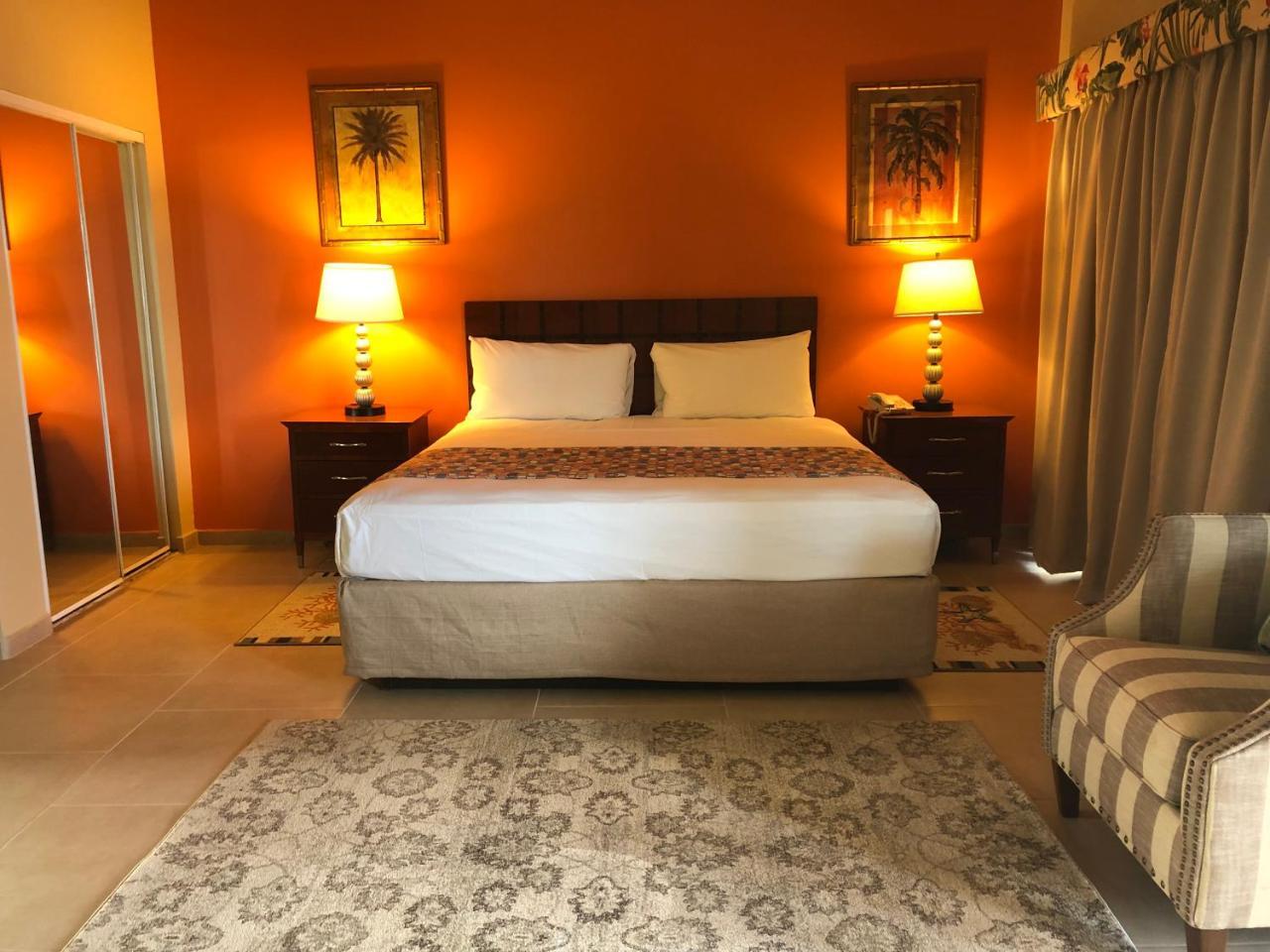 Carl'S Unique Inn & Conference Facilities 심슨 베이 외부 사진