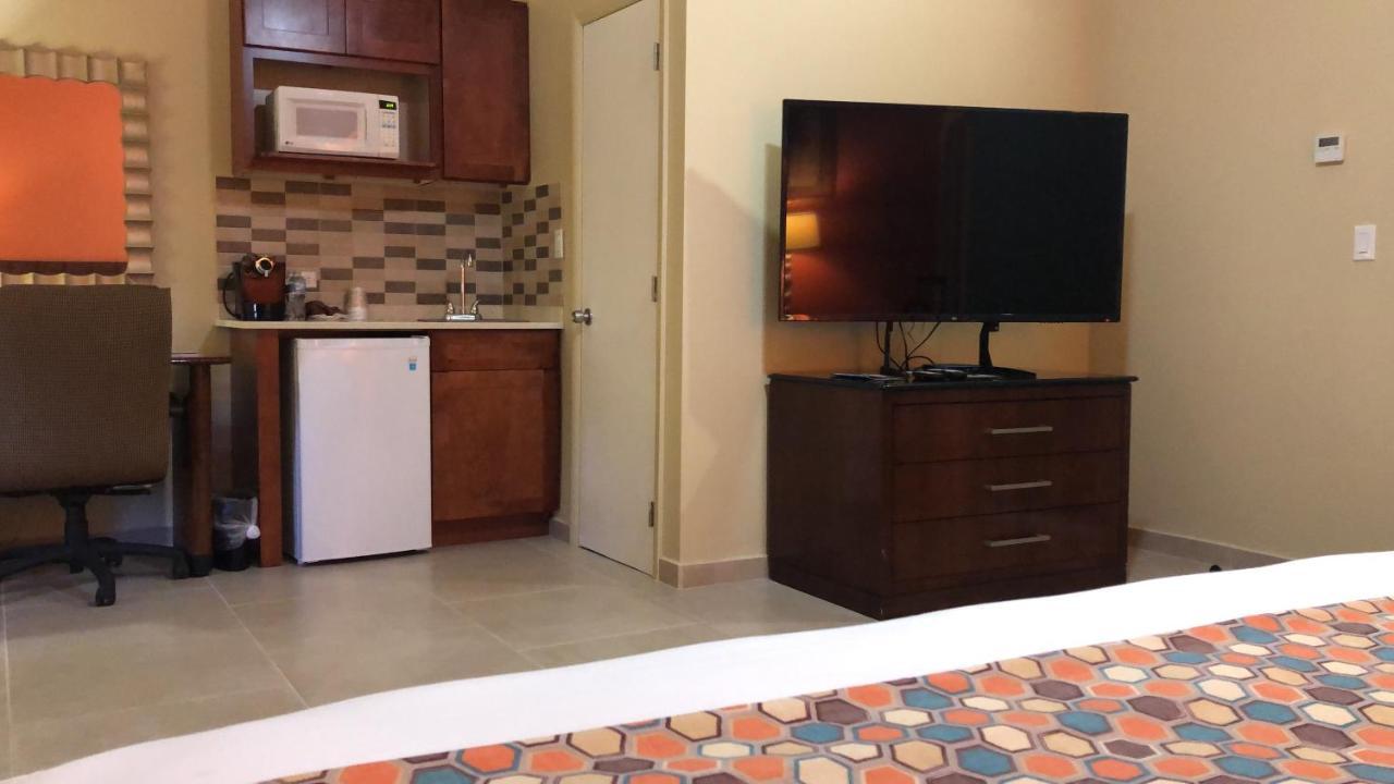 Carl'S Unique Inn & Conference Facilities 심슨 베이 외부 사진