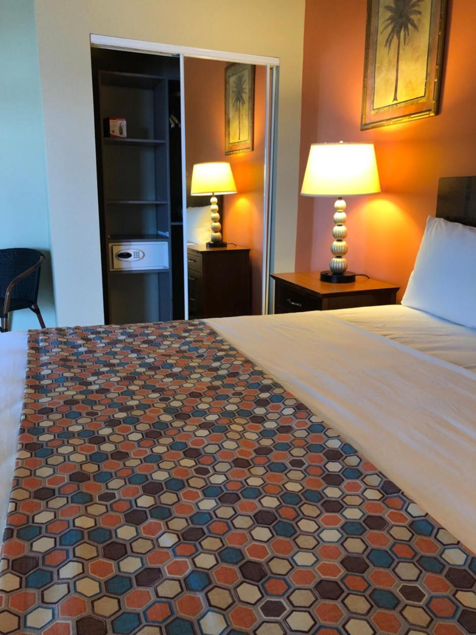 Carl'S Unique Inn & Conference Facilities 심슨 베이 외부 사진