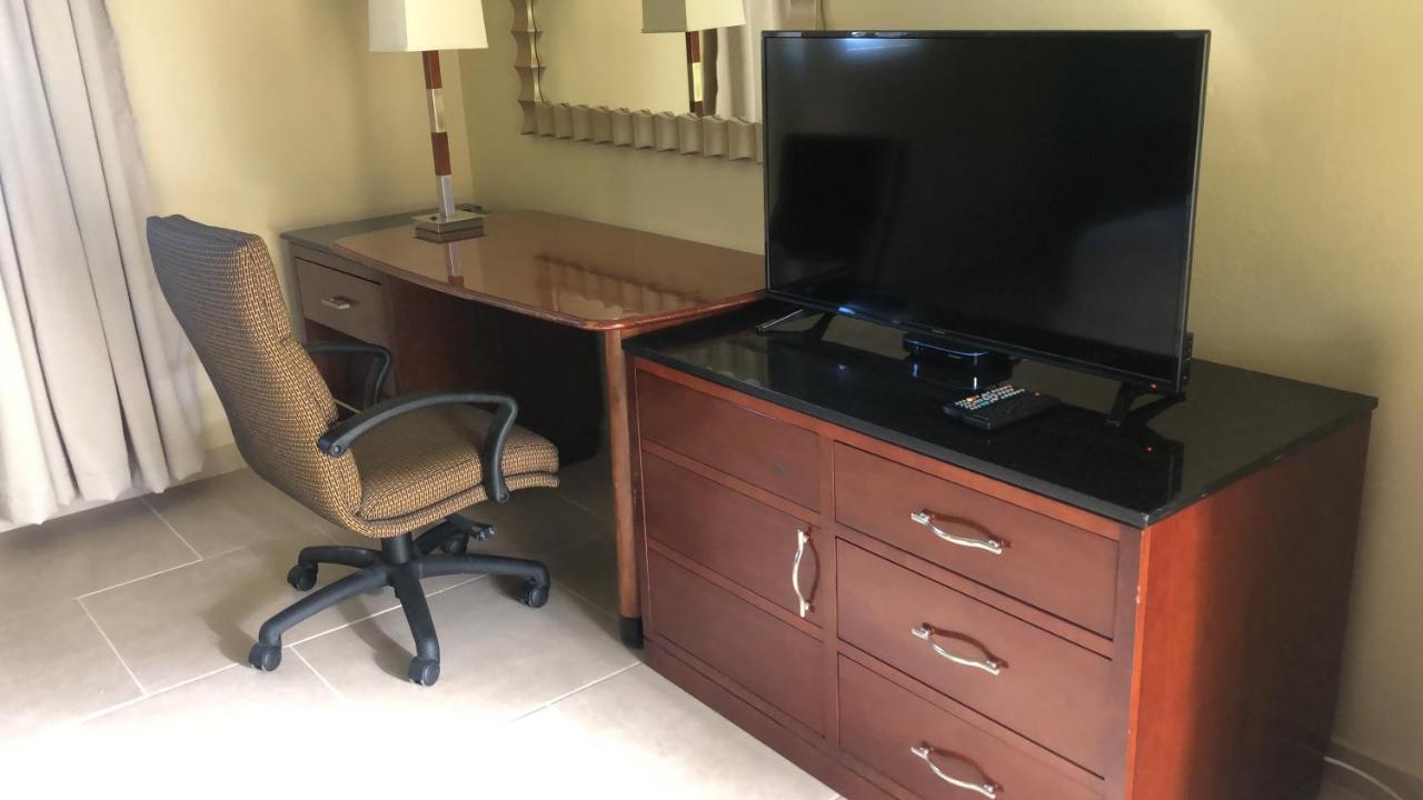 Carl'S Unique Inn & Conference Facilities 심슨 베이 외부 사진